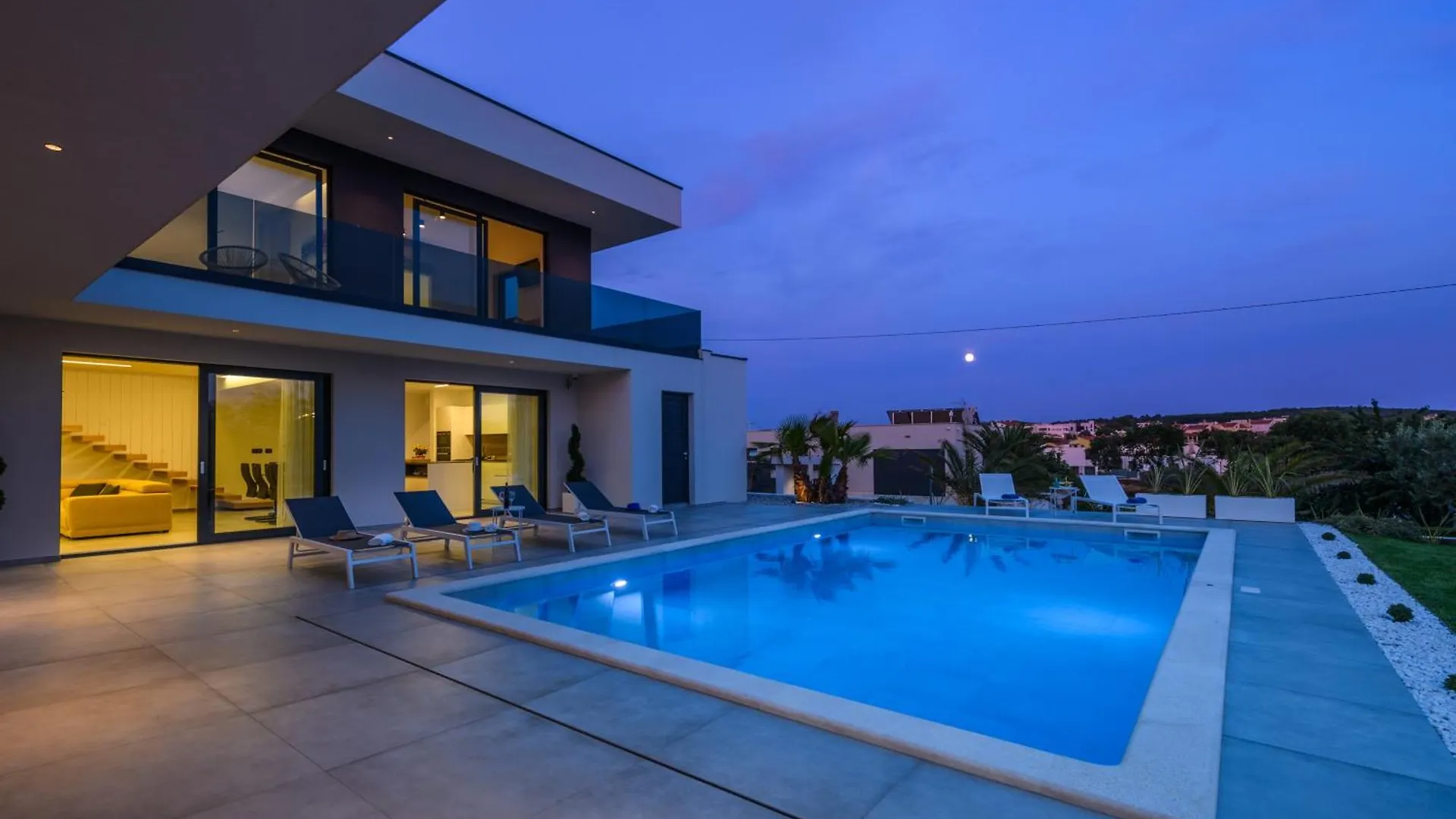 Luxury Villa Luni With Big Private Pool And Hot Tub In Medulin Pula