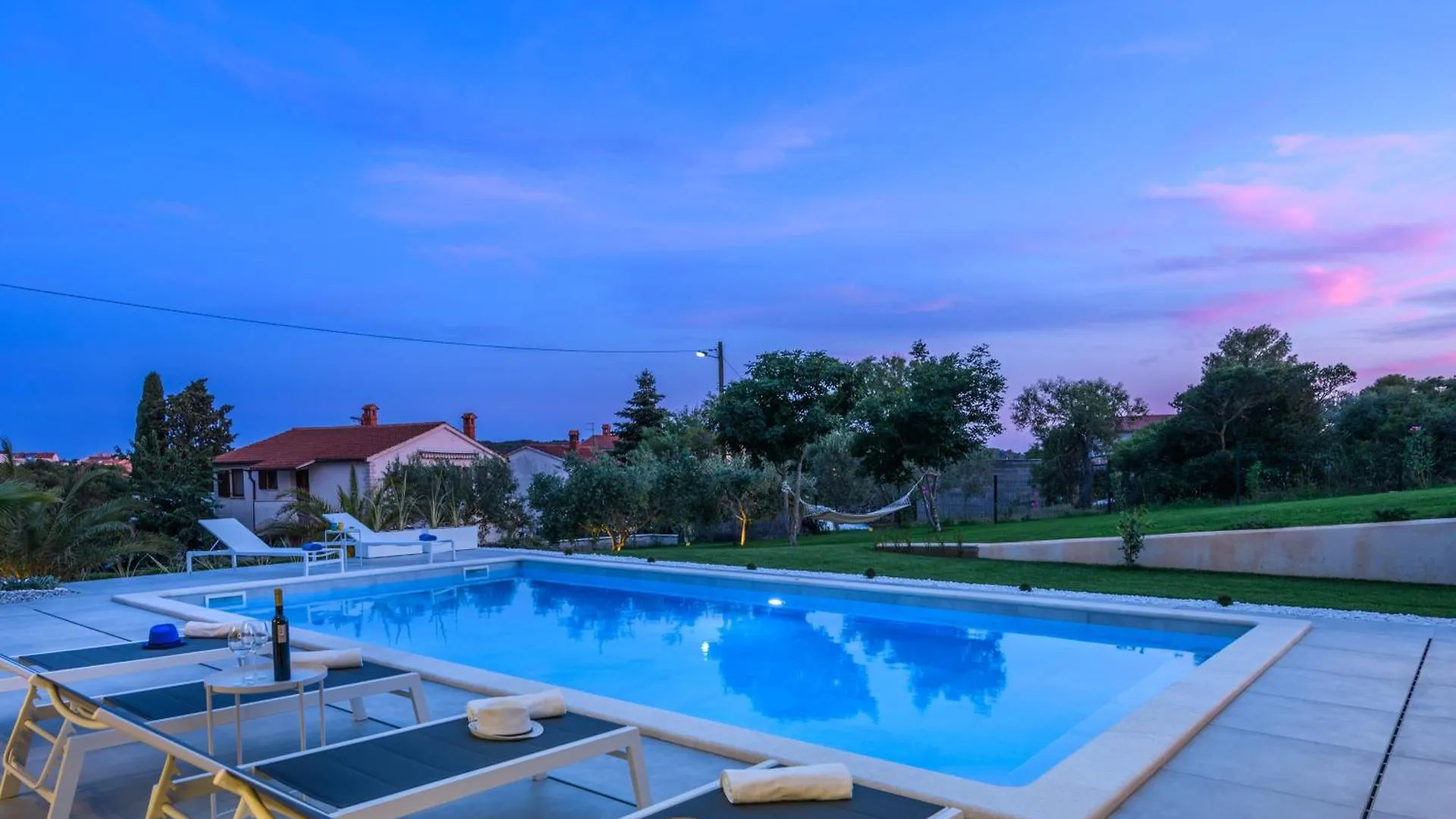 Luxury Villa Luni With Big Private Pool And Hot Tub In Medulin Pula 0*,  Croatia