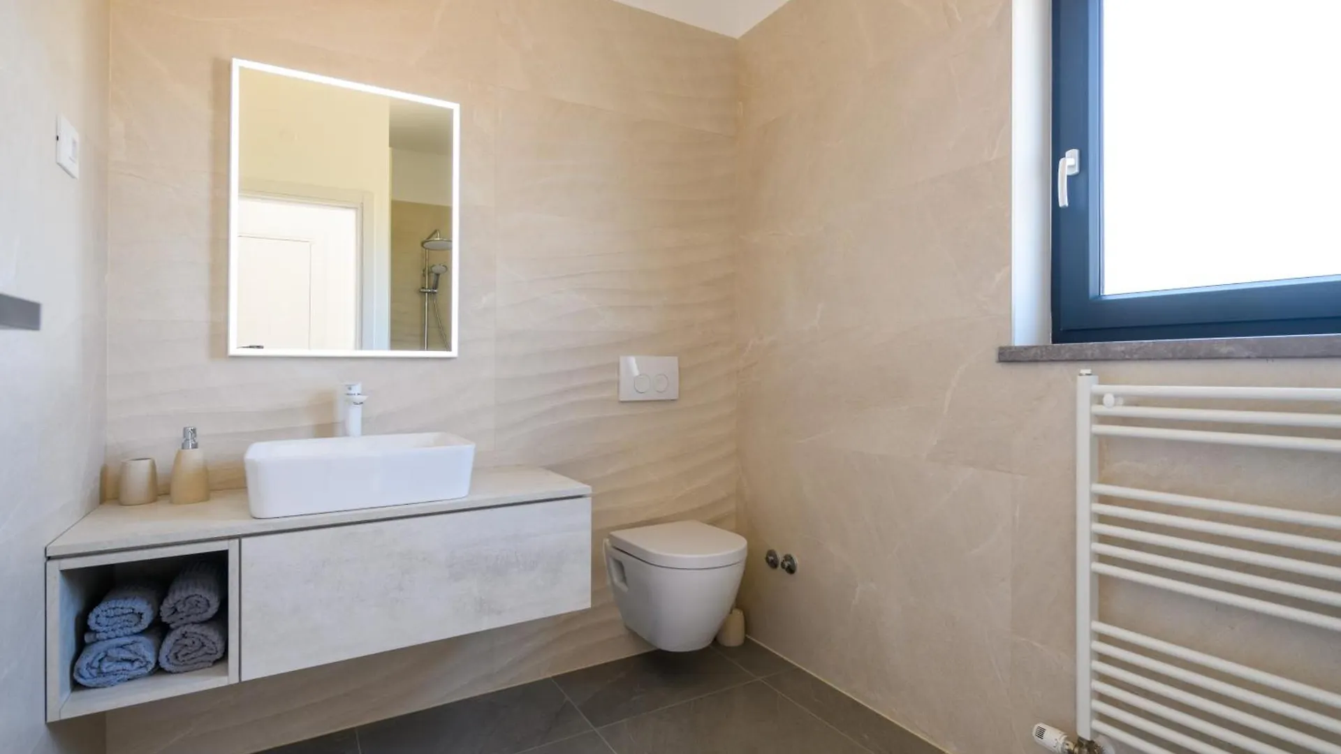 Luxury Villa Luni With Big Private Pool And Hot Tub In Medulin Pula