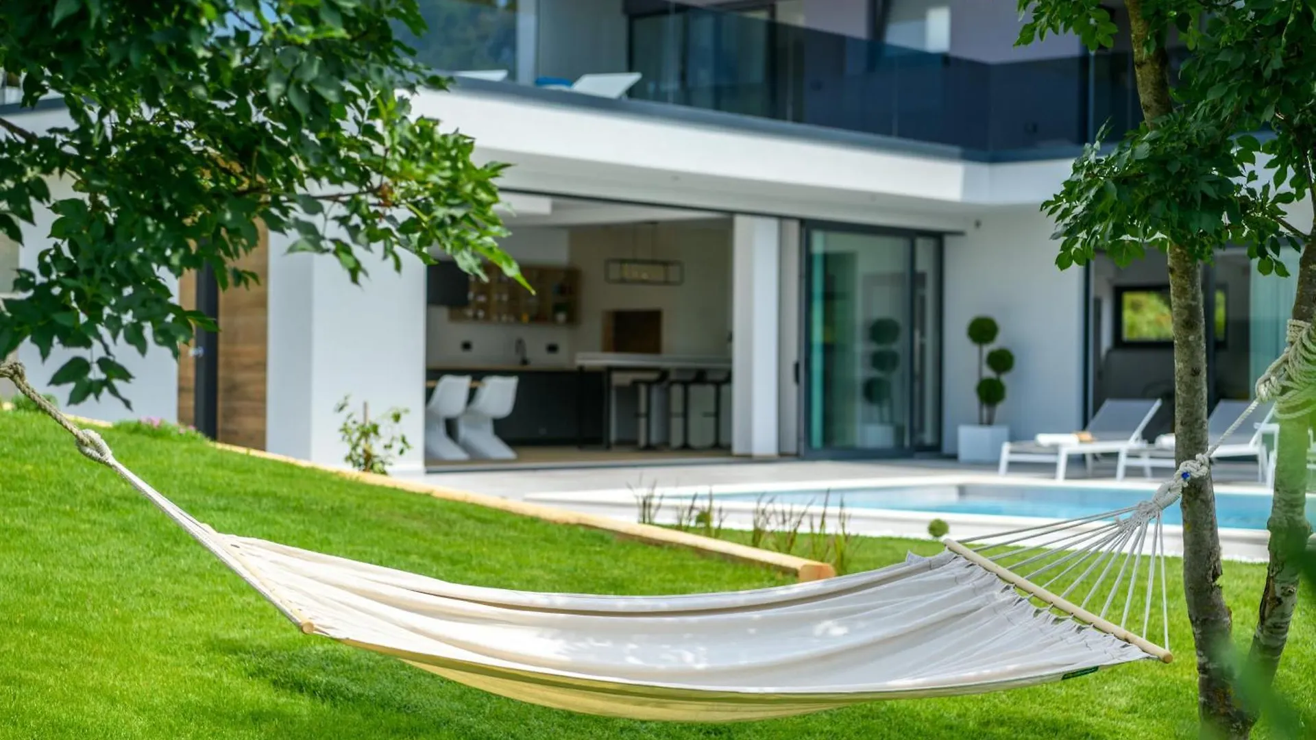 Luxury Villa Luni With Big Private Pool And Hot Tub In Medulin Pula