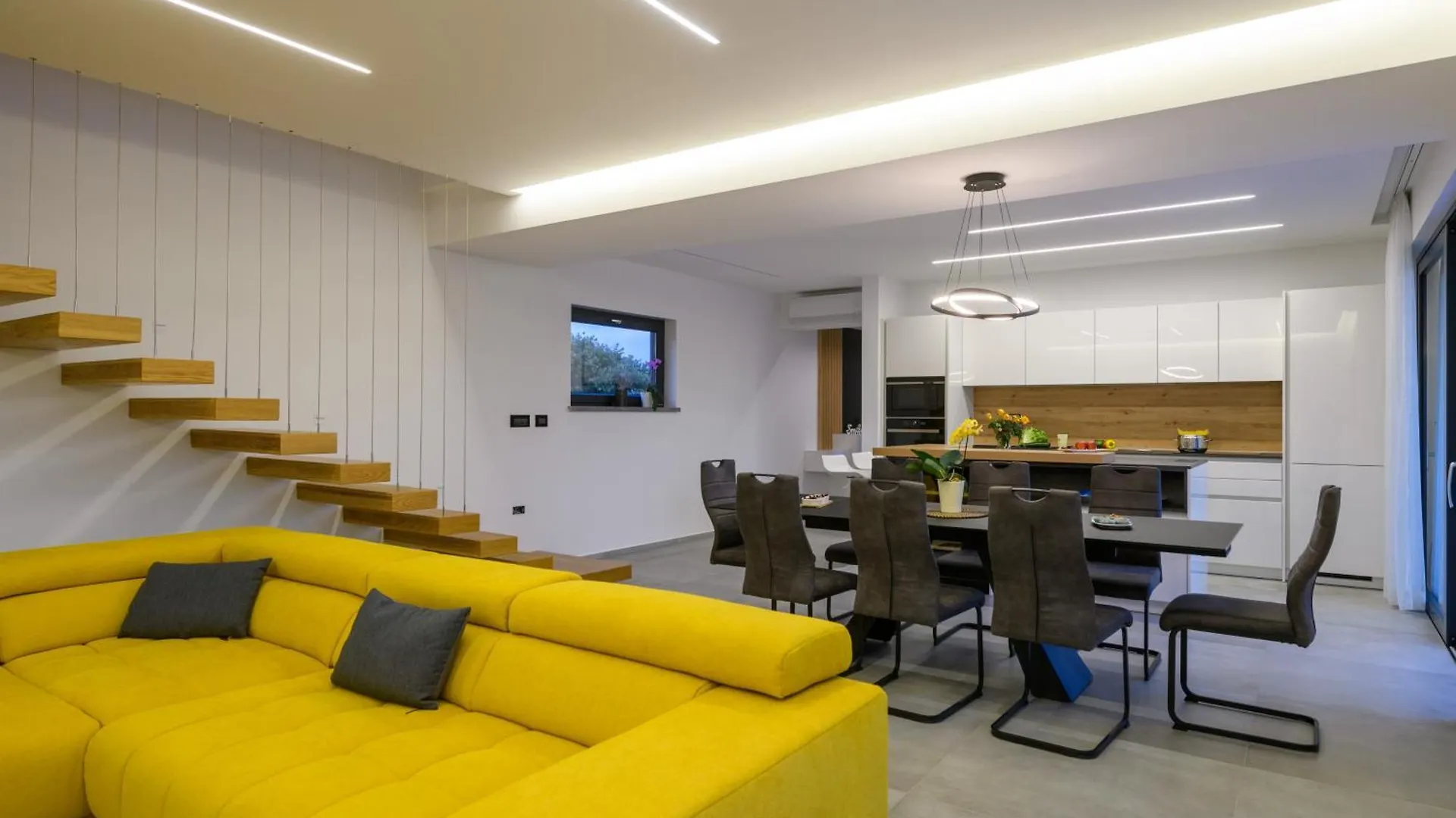 Luxury Villa Luni With Big Private Pool And Hot Tub In Medulin Pula Croatia
