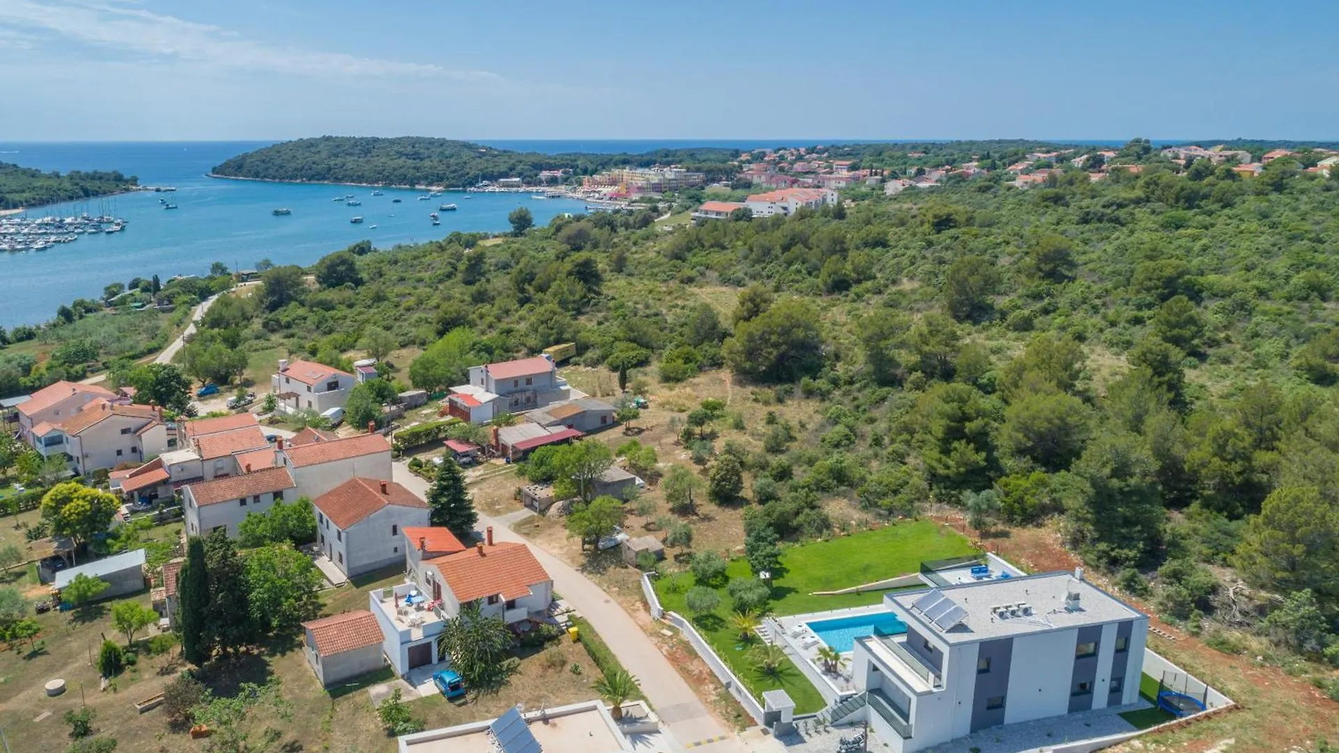 Luxury Villa Luni With Big Private Pool And Hot Tub In Medulin Pula Croatia