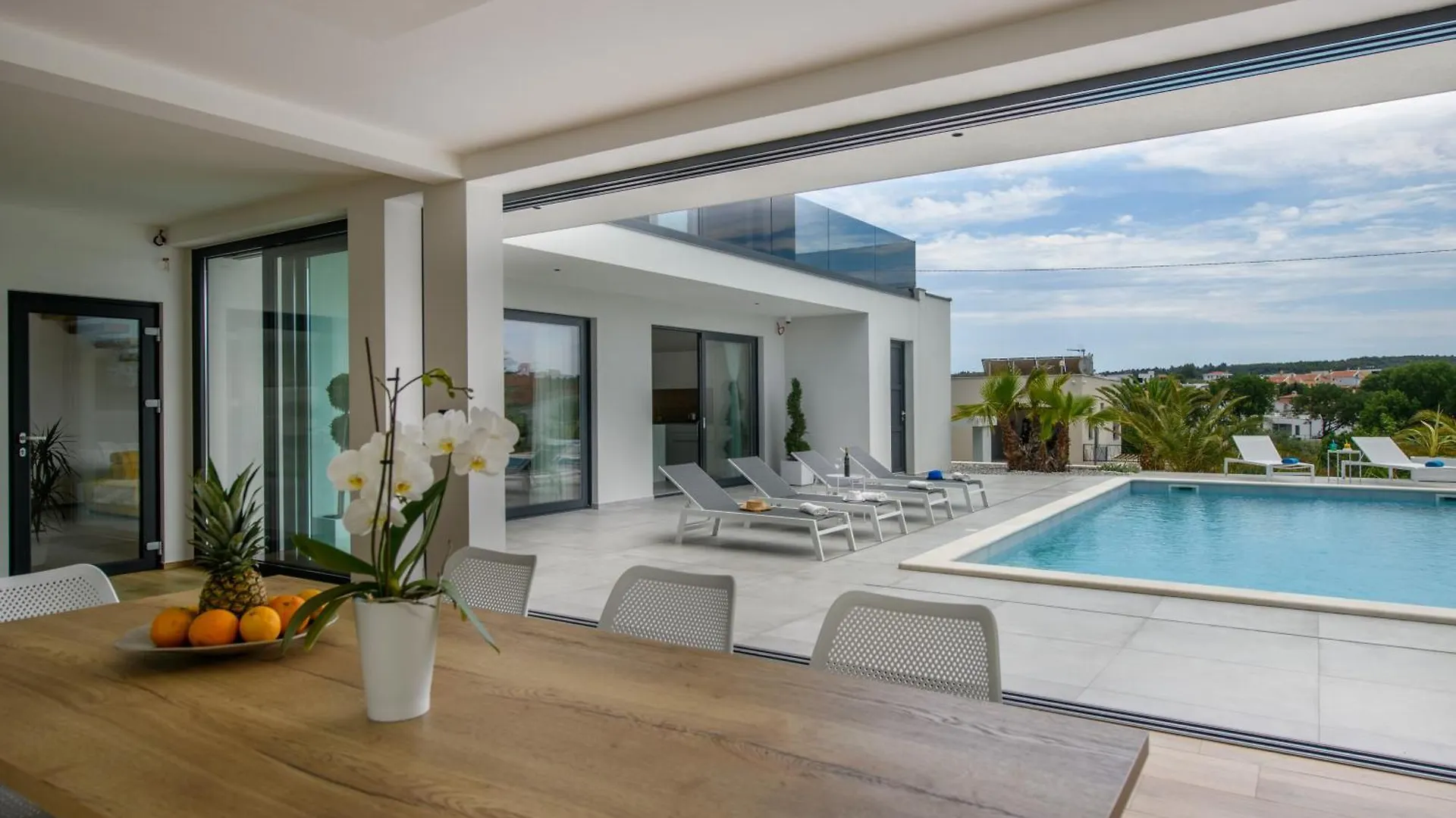 Luxury Villa Luni With Big Private Pool And Hot Tub In Medulin Pula