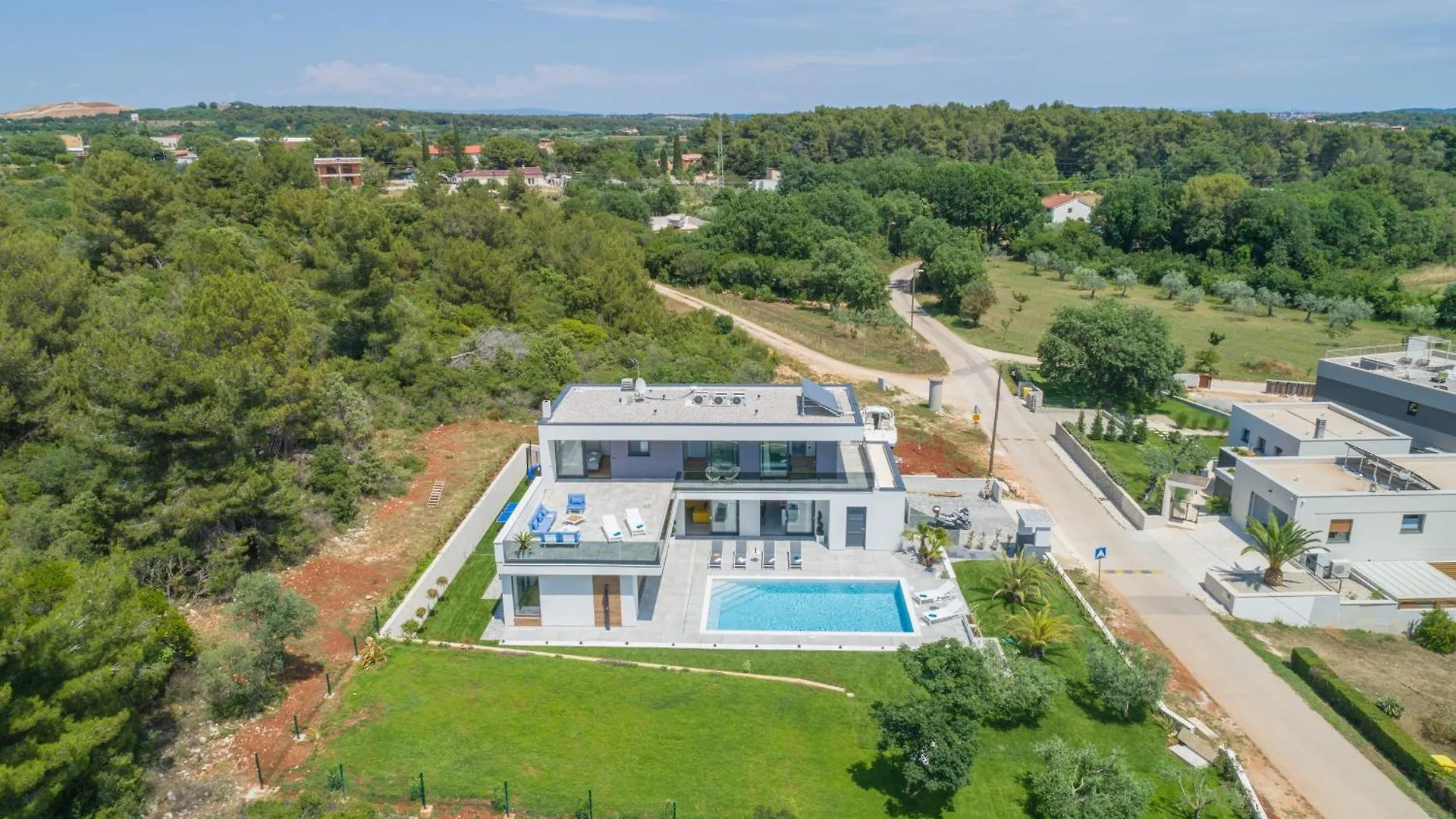 Luxury Villa Luni With Big Private Pool And Hot Tub In Medulin Pula