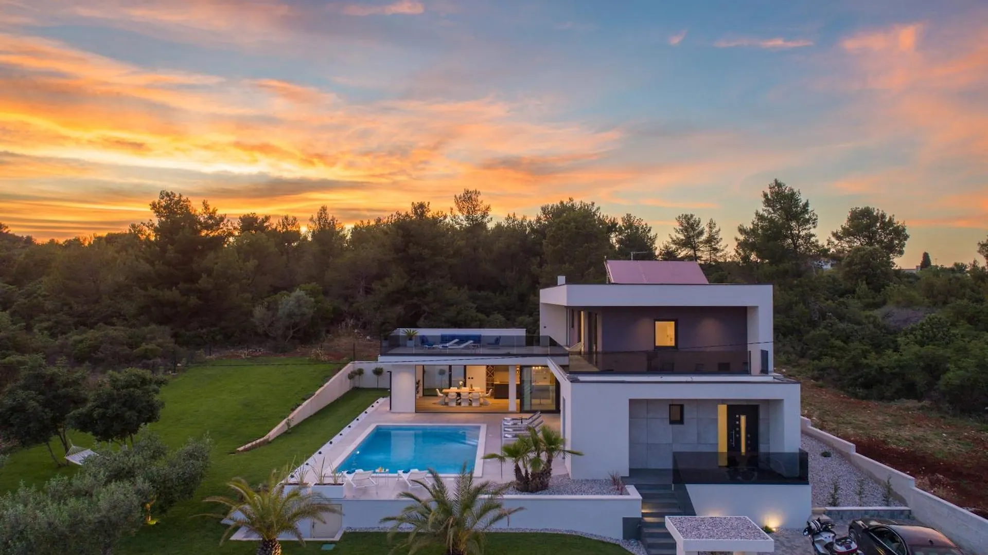 Luxury Villa Luni With Big Private Pool And Hot Tub In Medulin Pula