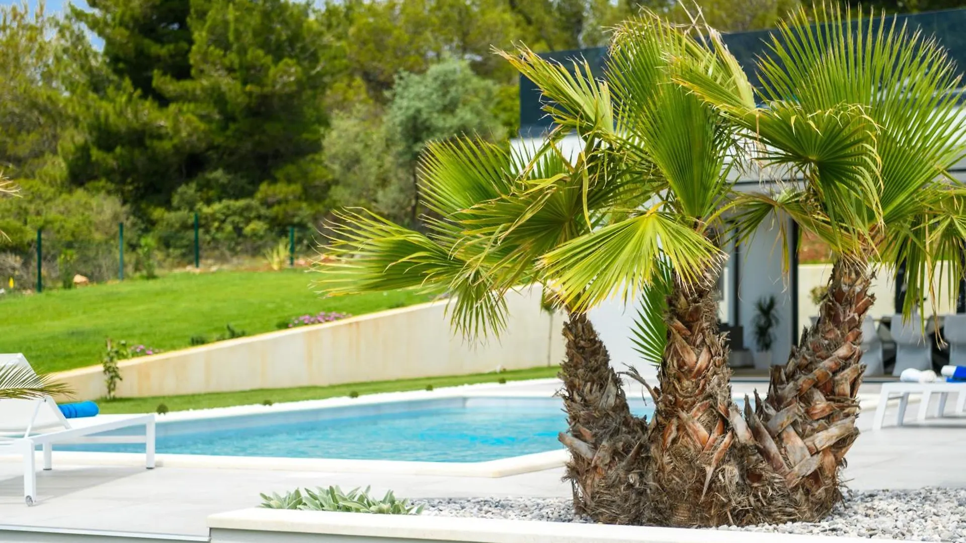 Luxury Villa Luni With Big Private Pool And Hot Tub In Medulin Pula
